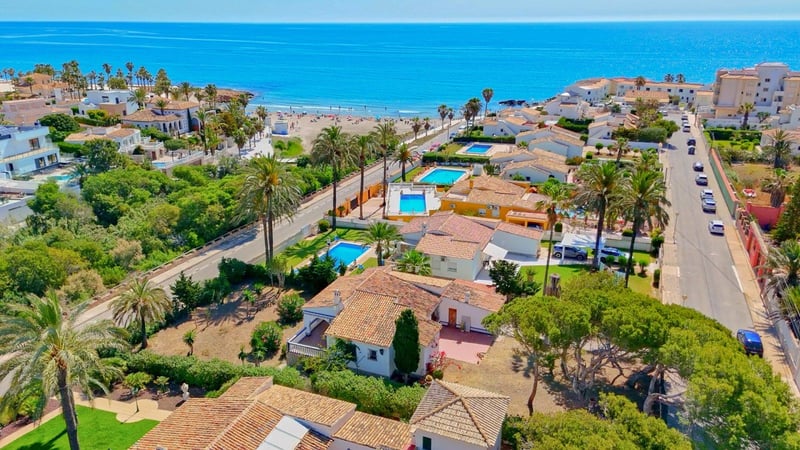 Villa in La Zenia - view 1