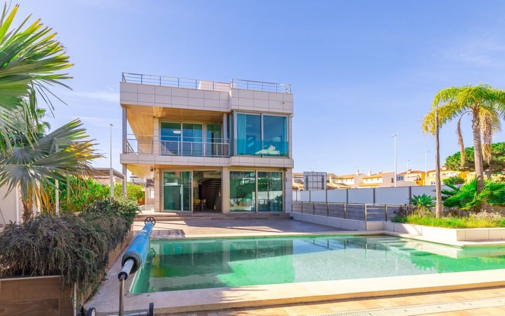 Villa in La Zenia - view 1