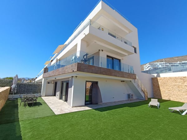 House in Finestrat - view 1