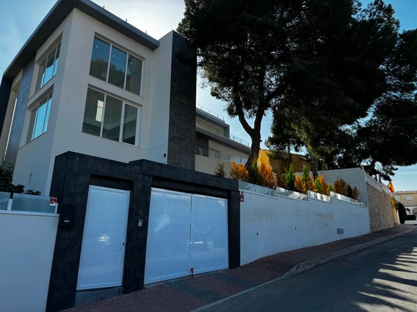 Villa in Punta Prima - view 1