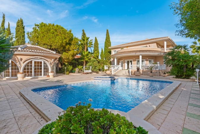 Villa in Dona Pepa - view 1