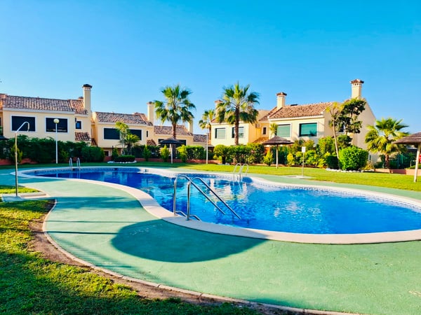 House in La Zenia - view 1