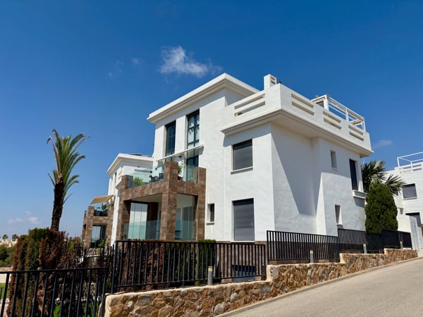 House in Dehesa de Campoamor - view 1