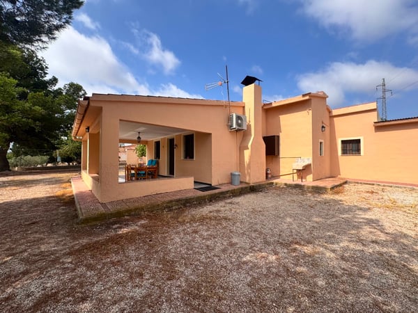 Villa in Monovar - view 1