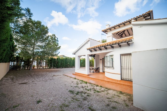 Villa in El Mingrano - view 1