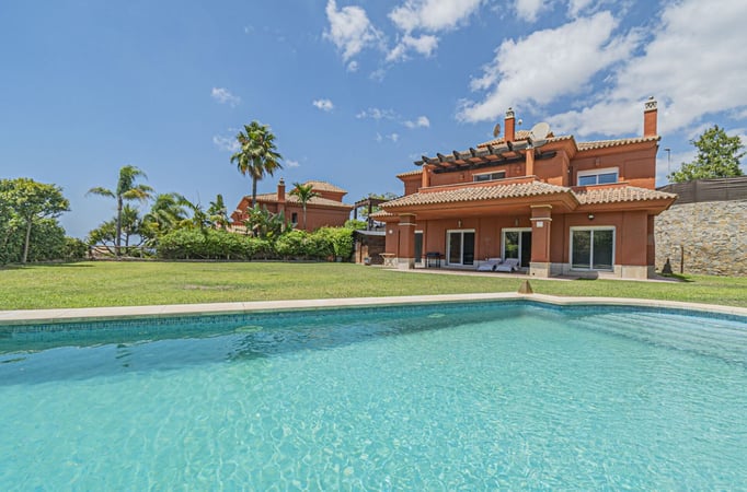Villa in Marbella - view 1