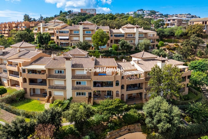 Apartment in La Mairena - view 1