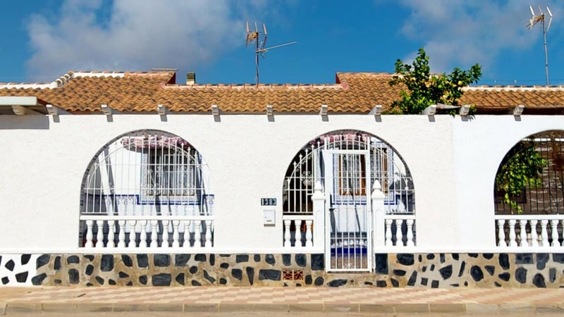 House in Los Alcazares - view 1