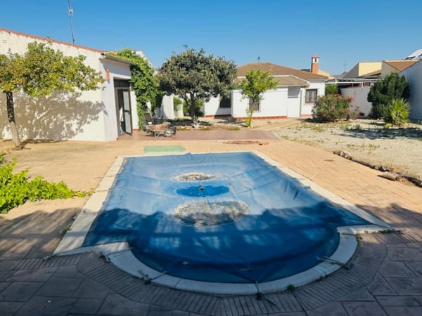 House in Fuente de Piedra - view 1