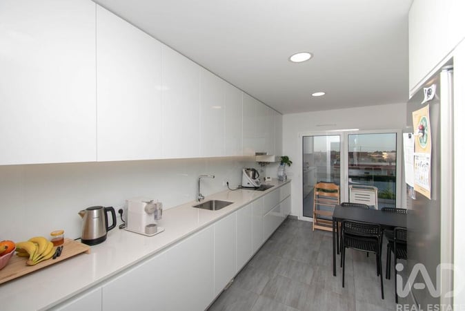 Apartment in Marinha Grande - view 1