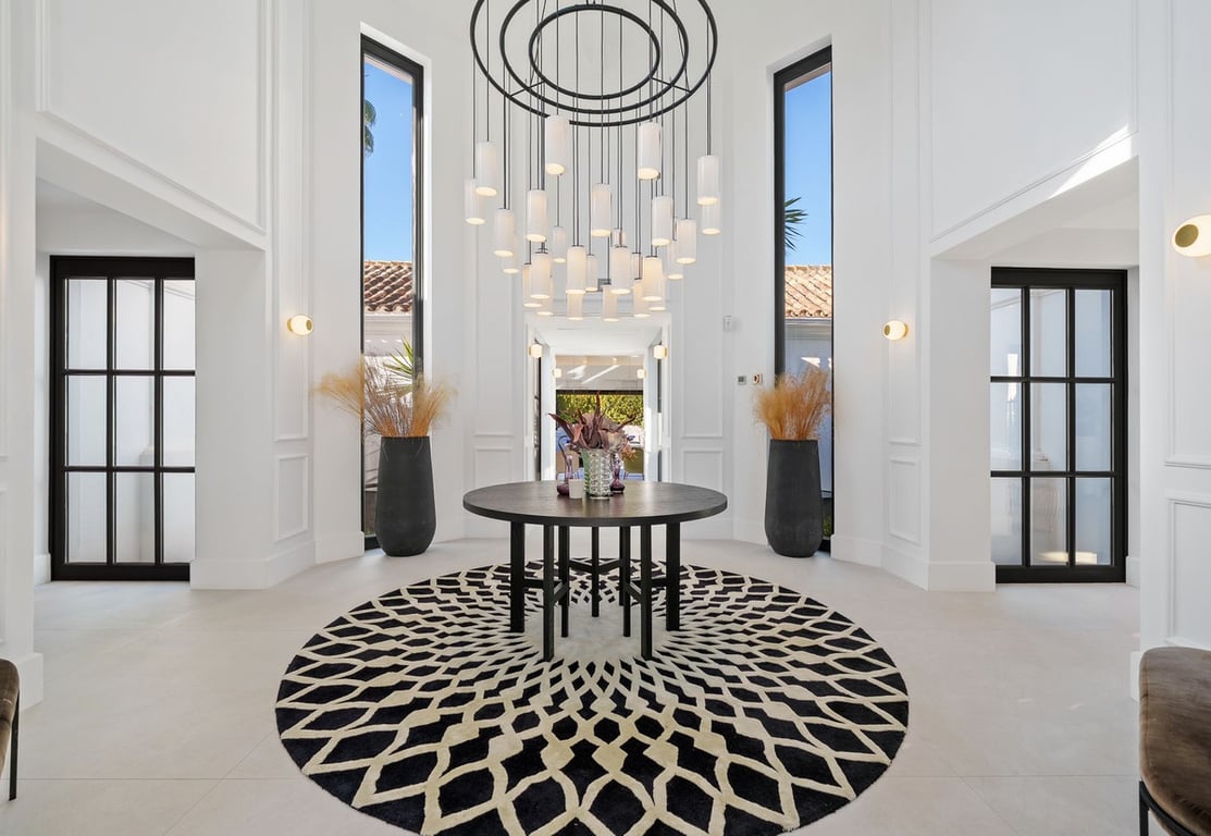 Villa in Nueva Andalucia - Image 3