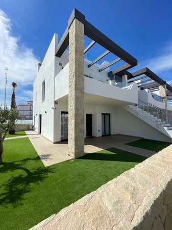 House in Villamartin - view 1