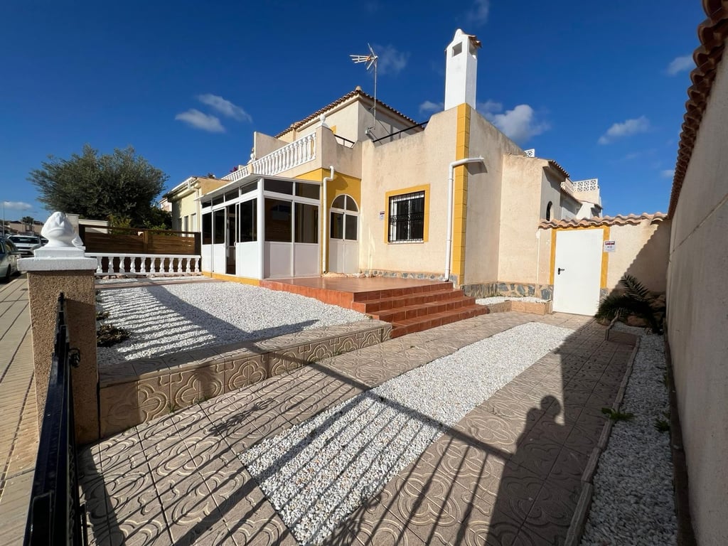 House in Punta Prima - Image 2