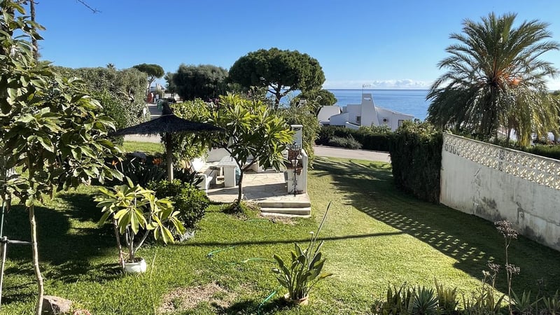 Villa in Casares - view 1