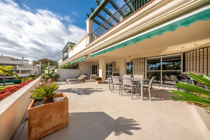 Apartment in Nueva Andalucia - view 1