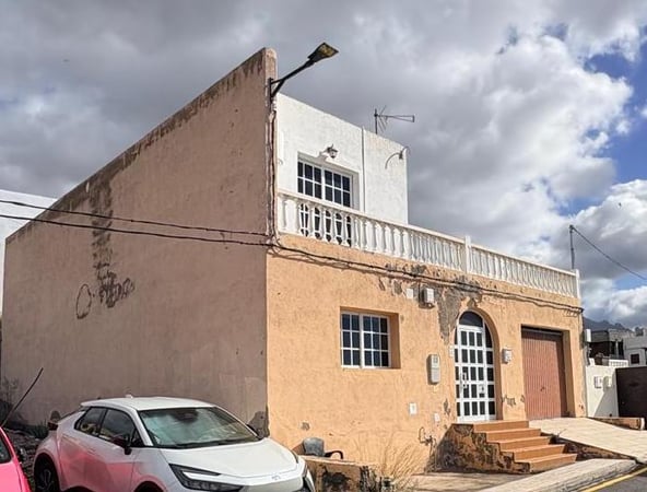House in Barrio Los Menores - view 1