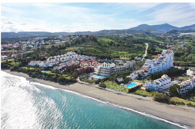 Apartment in Estepona - view 1