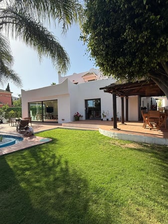 Villa in Marbella - view 1