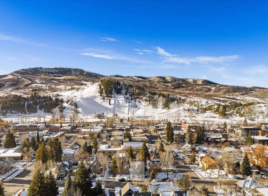 House in City of Steamboat Springs - Image 2
