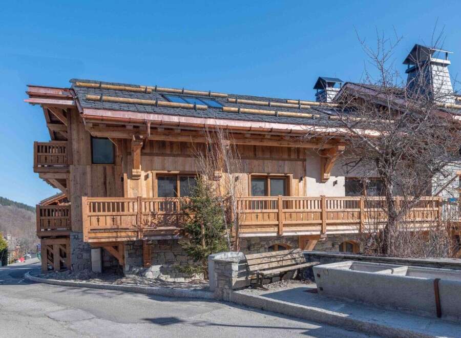 Chalet in Les Allues - Image 3