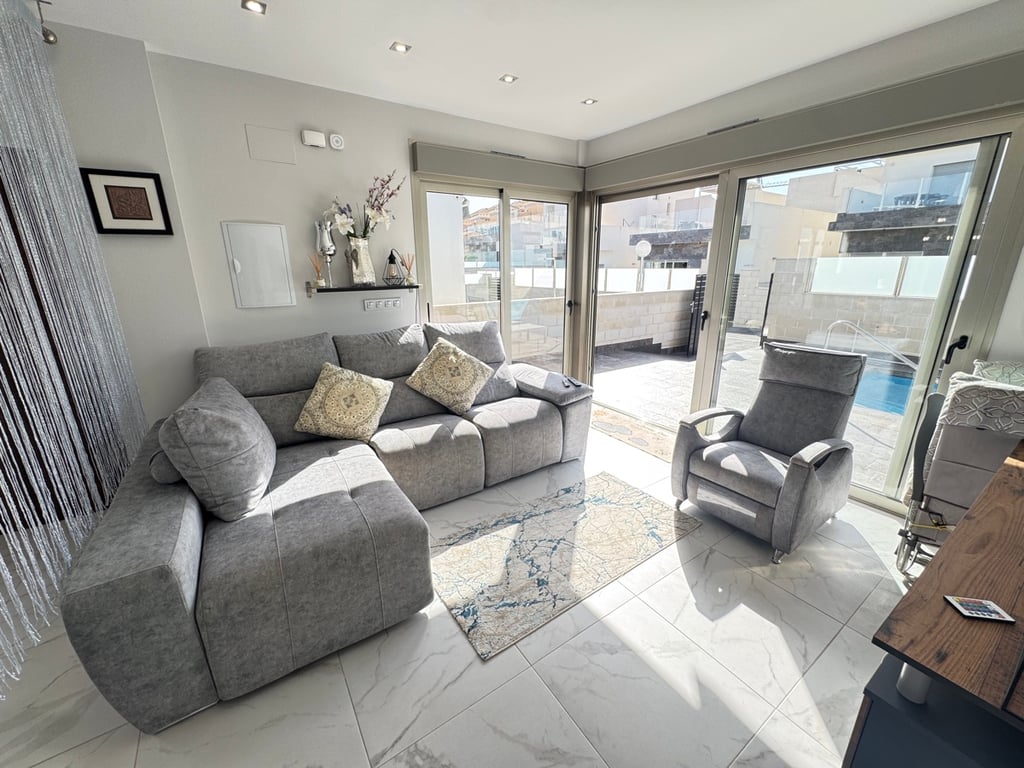 Villa in Villamartin - Image 3