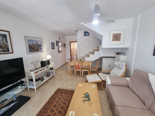 Apartment in El Carmoli - view 1