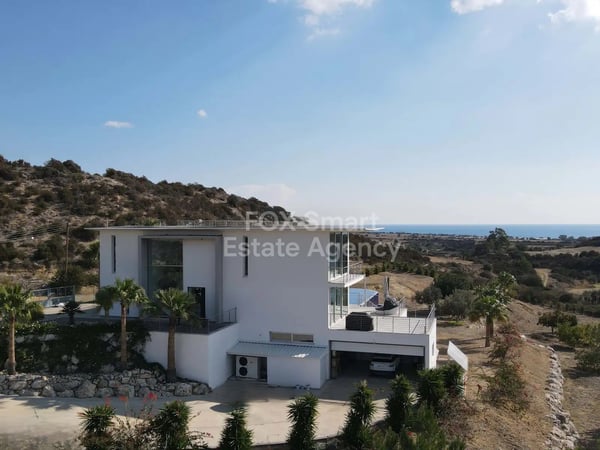 House in Maroni - view 1