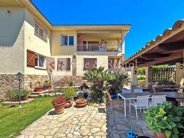 House in Lloret de Mar - view 1