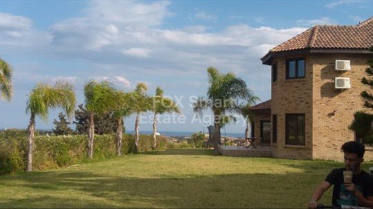 House in Anglisides - view 1