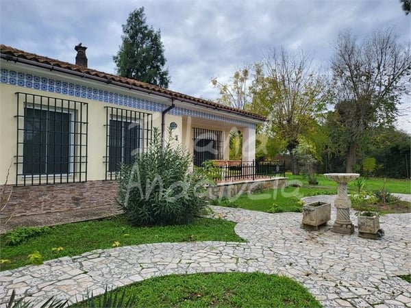 Villa in Marchena - view 1
