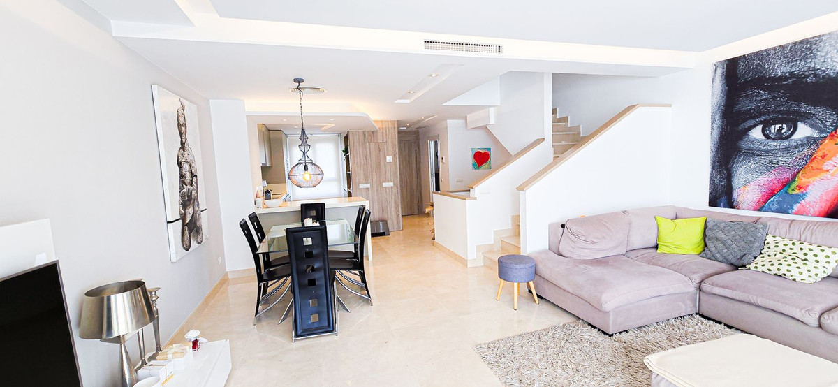 Villa in Mijas Costa - Image 3