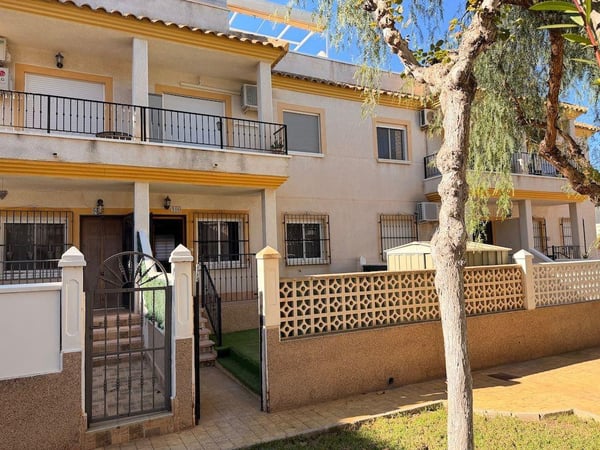 Apartment in Villamartin - view 1