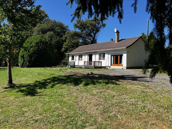 House in Folles - view 1