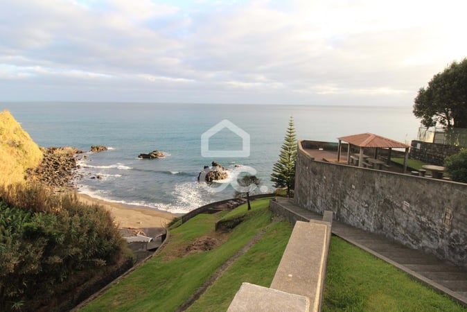 Villa in Ribeira das Tainhas - view 1