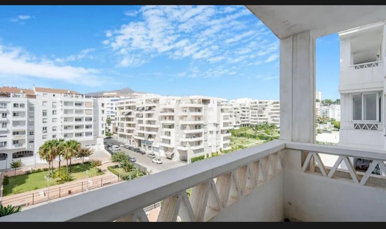 Apartment in Nueva Andalucia - view 1