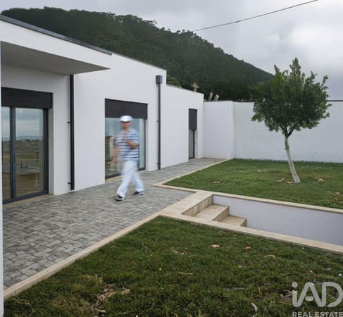 House in Areosa - view 1