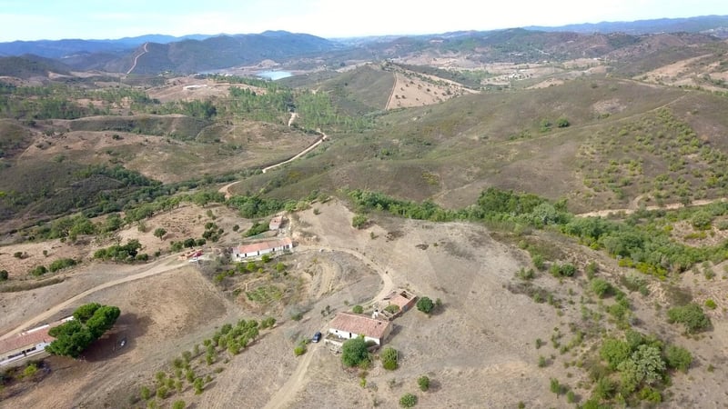 Villa in Sao Bartolomeu de Messines - view 1