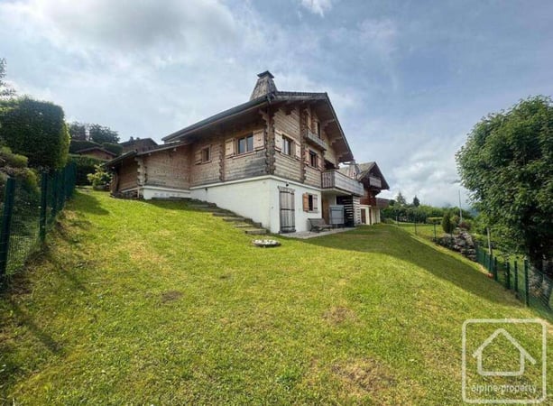 House in Gravin - view 1