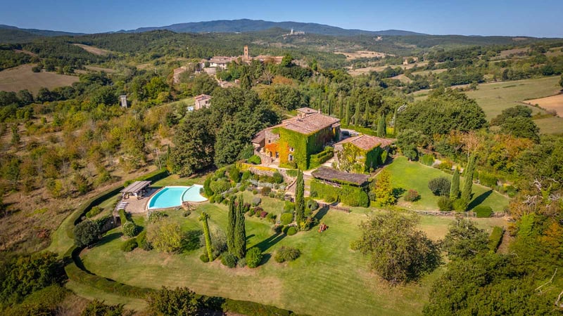 House in Chiusdino - view 1