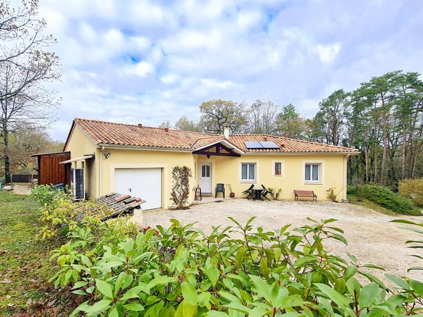 House in Nadaillac-de-Rouge - view 1