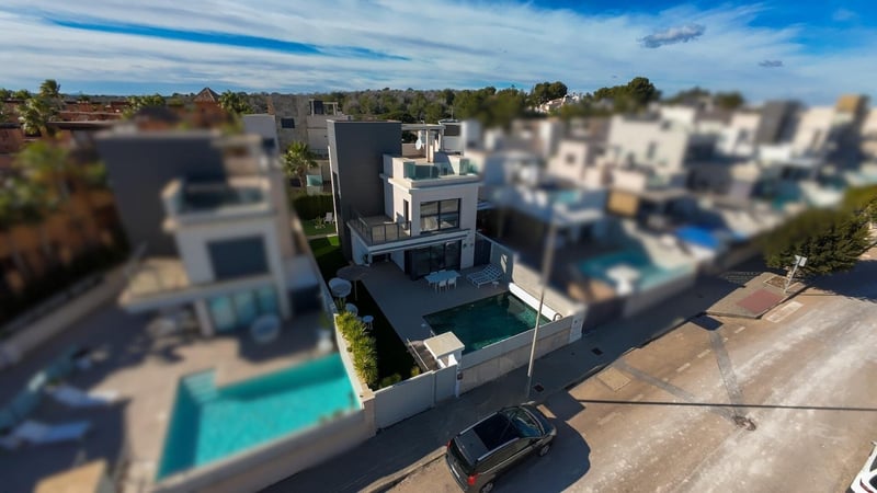 Villa in San Miguel de Salinas - view 1