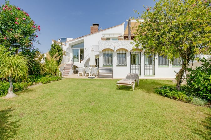 House in Estepona - view 1