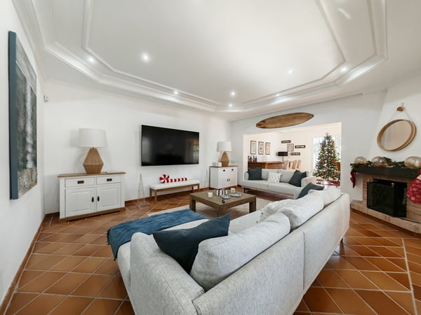 Villa in Ojen - view 1