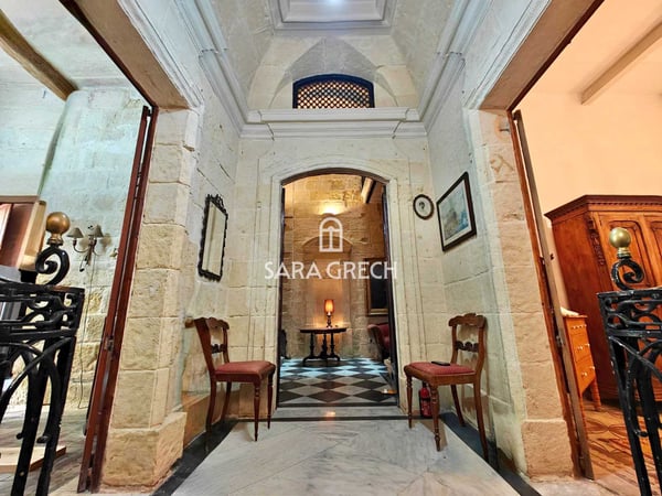 House in L-Isla - view 1