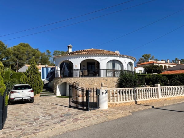 Villa in l'Alfas del Pi - view 1