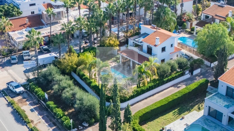 Villa in Paphos - view 1