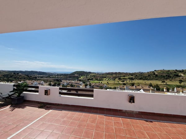 Penthouse in Sitio de Calahonda - view 1