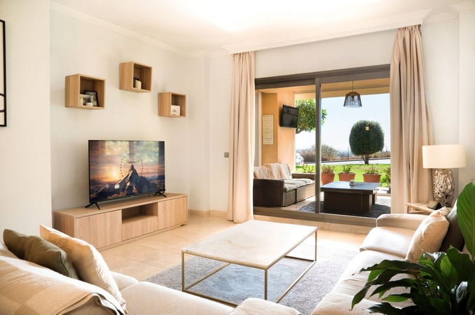 Apartment in Benahavis - view 1