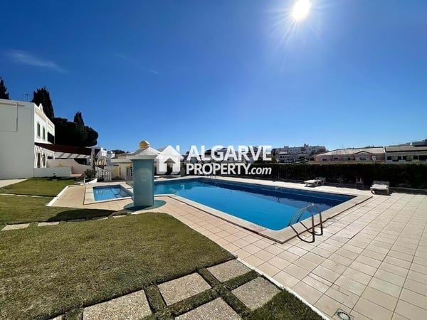 Villa in Quarteira - view 1