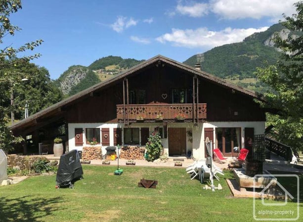 House in La Vernaz - view 1